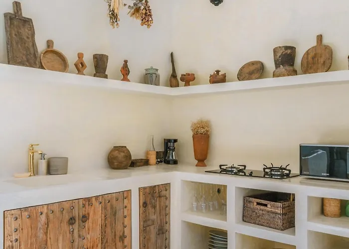 Stella: 2br Vibrant Mediterranean Oasis