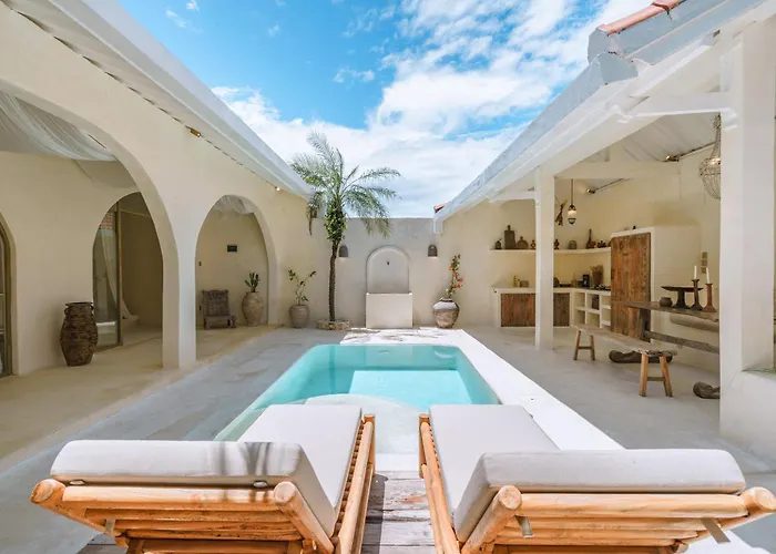 Stella: 2br Vibrant Mediterranean Oasis *
