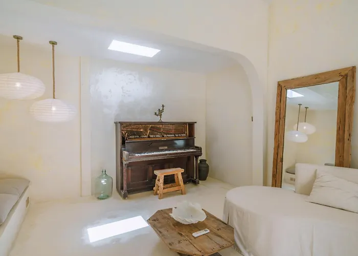 Stella: 2br Vibrant Mediterranean Oasis Villa