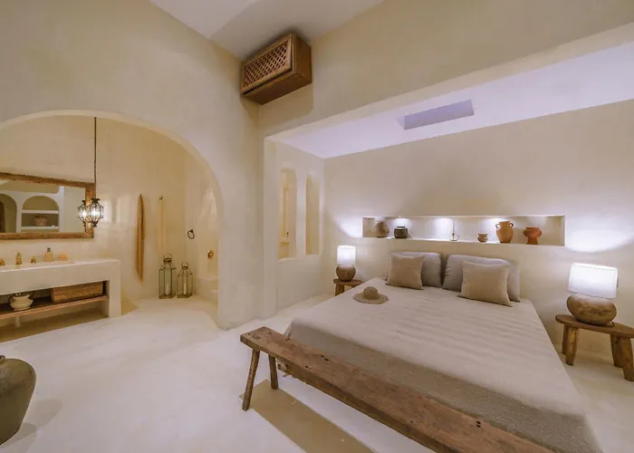 Stella: 2br Vibrant Mediterranean Oasis