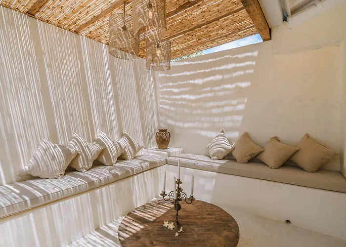 Stella: 2br Vibrant Mediterranean Oasis Canggu (Bali)